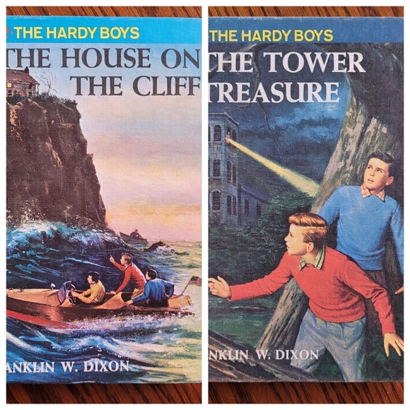 The Hardy Boys Mysteries Books - 1959 - House on the Cliff - The Tower Treasure - Picture 1 of 3
